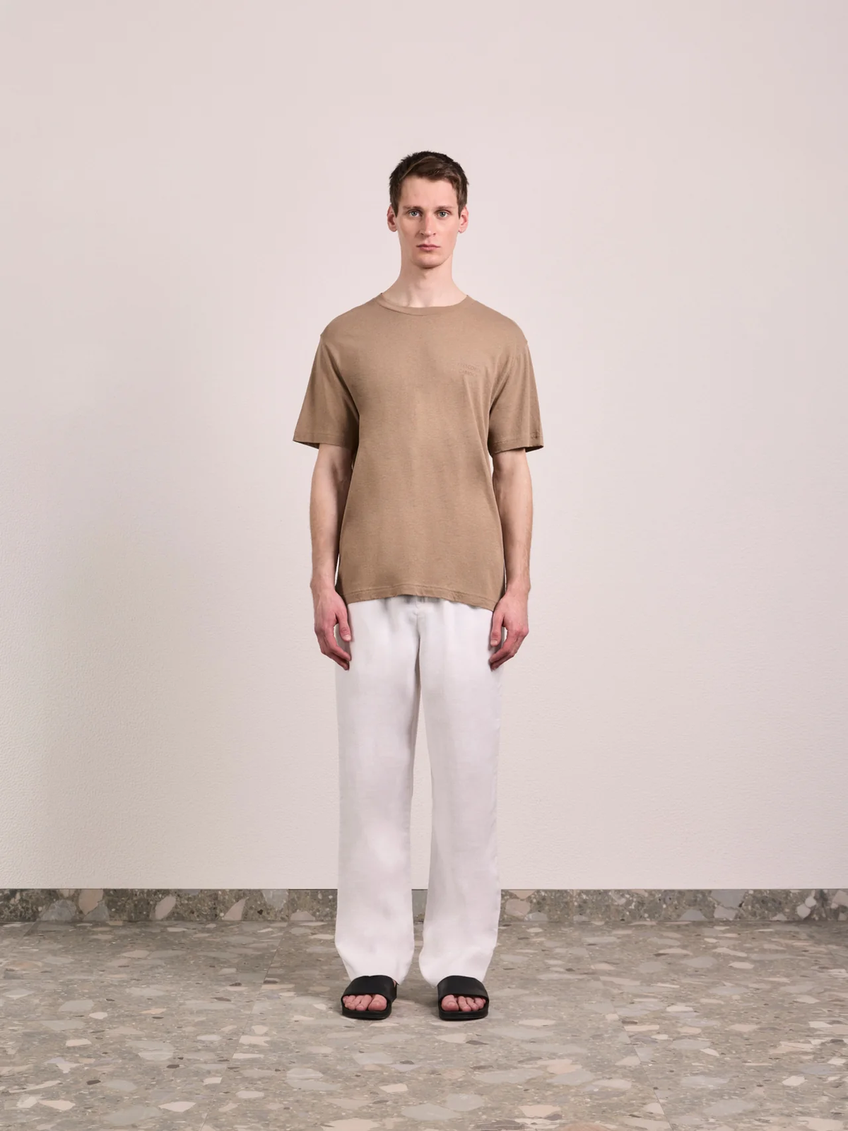 DINIS EMBROIDERED FC LOGO T-SHIRT - LIGHT BROWN