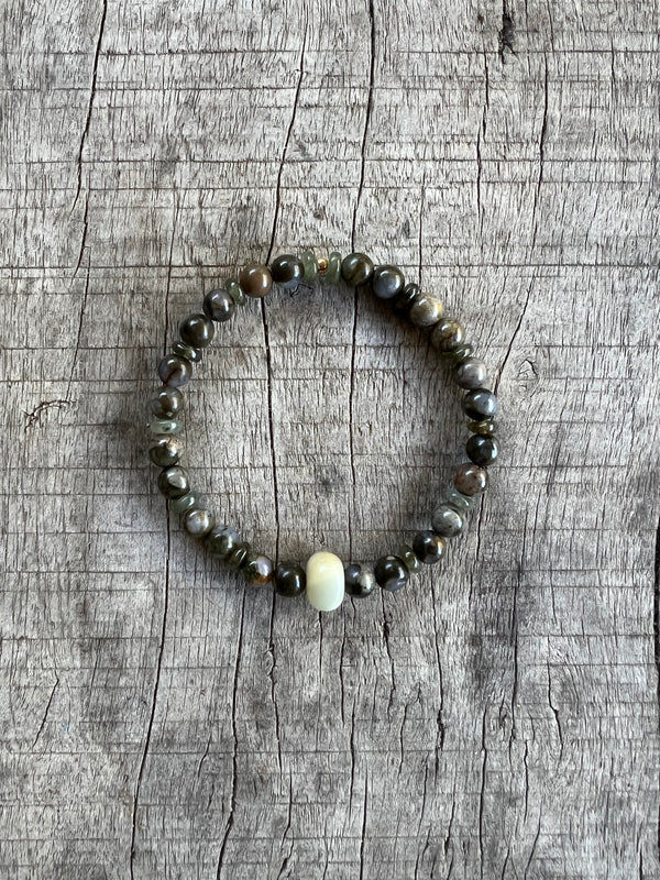 Petra Bracelet - Flower Agate / Labradorite / Amazonite