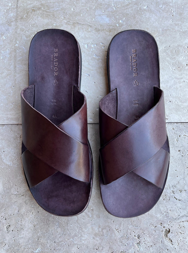 GAIA SOUL Byron Bay - Cuties 🌼 Greek Sandals in tan and natural leather ❤️  #GaiaSoul #greekstyle . . . . . . . #handmade #leathersandals #greeksandals  #madeinspain #mediterranean #walkongaia #gaia #naturalmade | Facebook