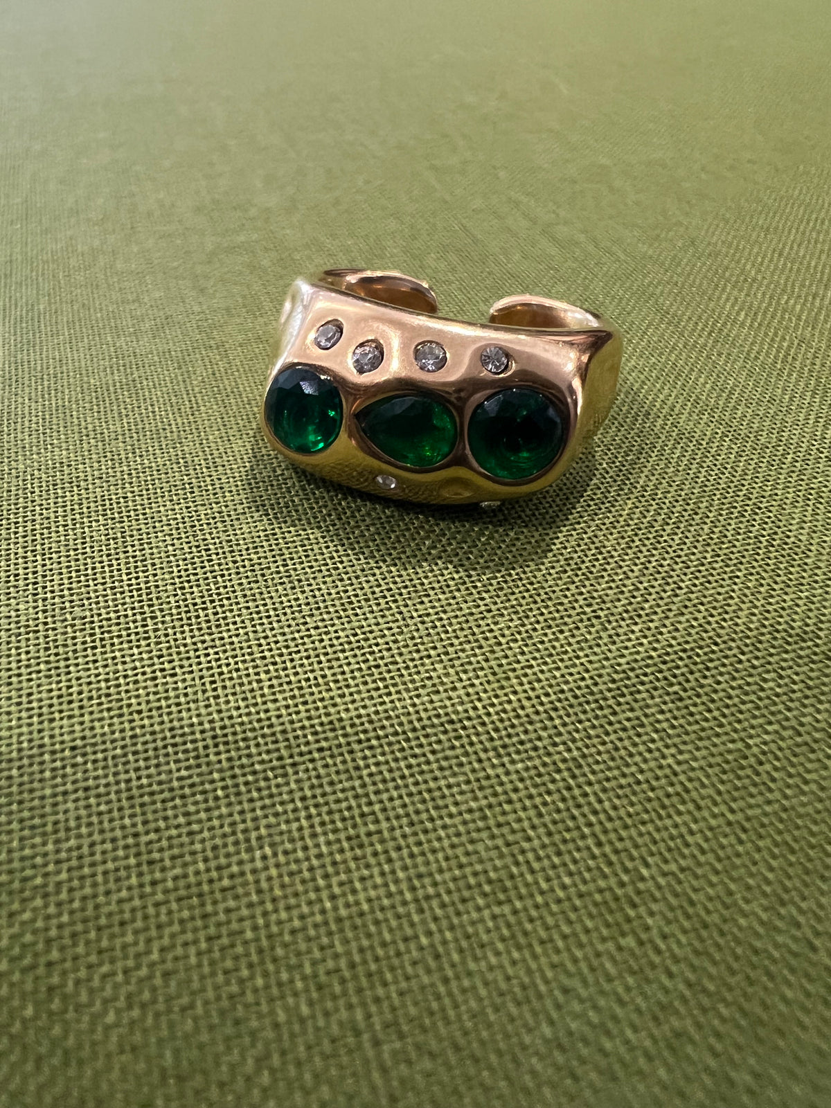 The Nysa Ring