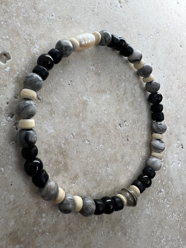 Petra Bracelet - Map Stone / Black Agate + White Pearl + Navajo Bench Pearl 925