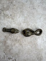 The Duelling Serpents Keyring