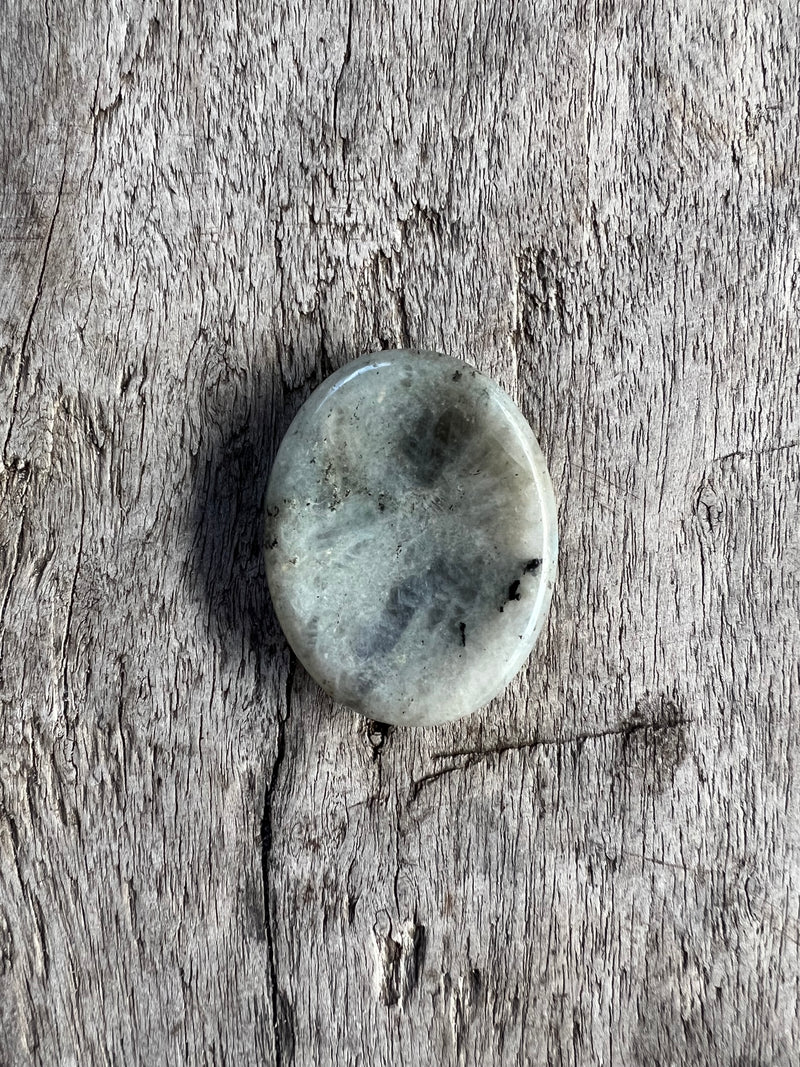 Thumbstone - Labradorite
